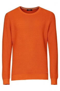 Slim body orange sweater